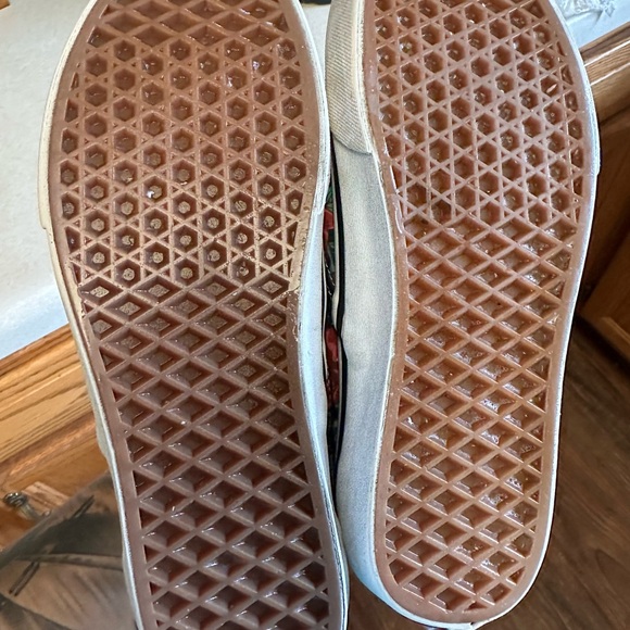 Vans Black and Red Floral and Skull Pattern Shoes - Picture 7 of 8